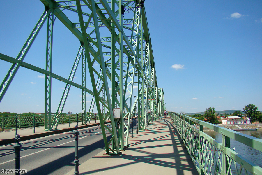 Мост Марии Валерии, Дунай