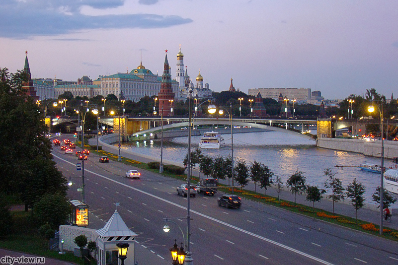 Пречистенская набережная, Большой Каменный мост и Кремль
