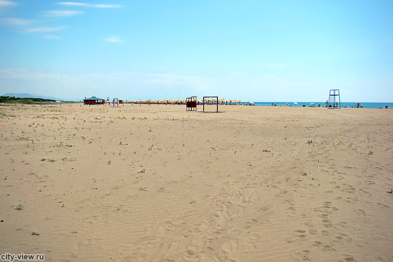 Большой пляж Улциня