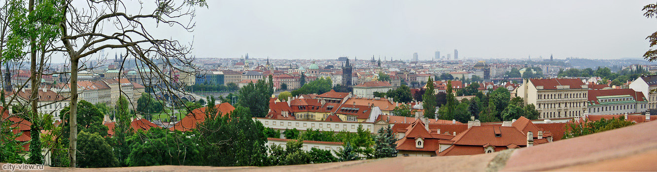 Вид на Прагу со Старой Замковой лестницы