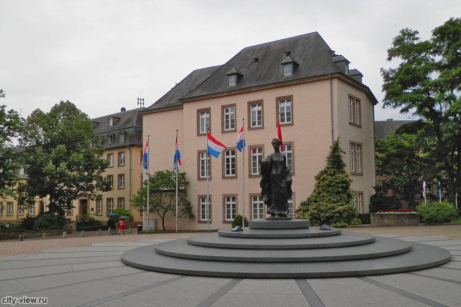 Памятник герцогине Шарлотте, Люксембург