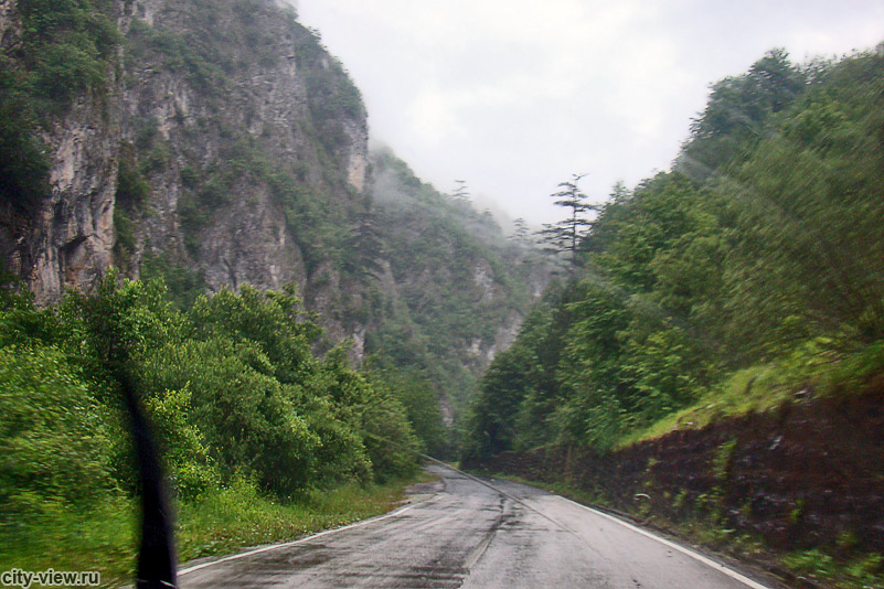 Дорога в каньоне Тары