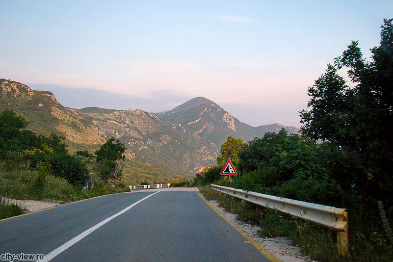 Перевал на дороге в Подгорицу