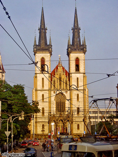Улица Milady Horakove и церковь Святого Антония